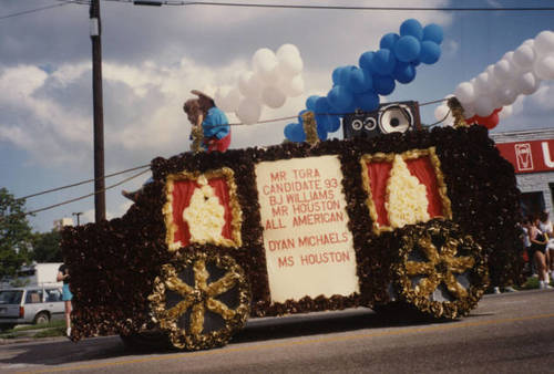 Download the full-sized image of Houston Gay Pride parade